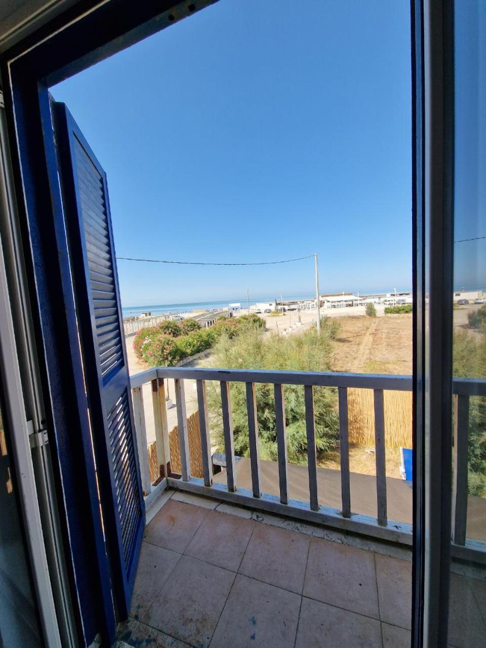 Beach Suites - By Lido Scalzone Castel Volturno Exterior foto